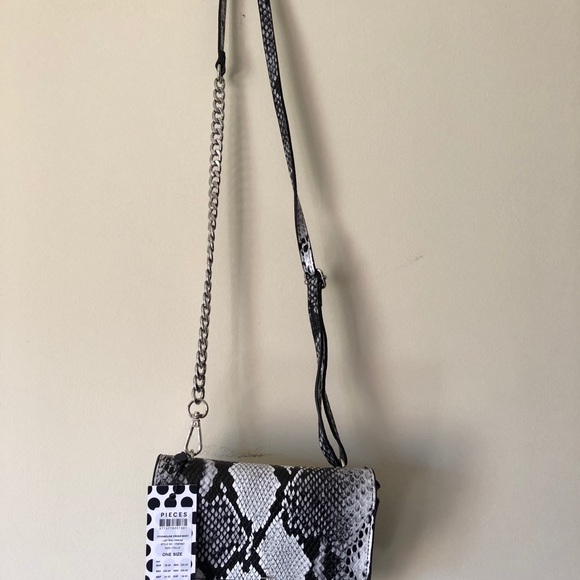 FAUX SNAKE CROSSBODY BAG PIECES - Picture 5 of 11